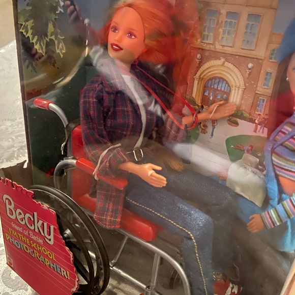 NIB Becky I’m The School Photographer Barbie doll - Picture 5 of 6